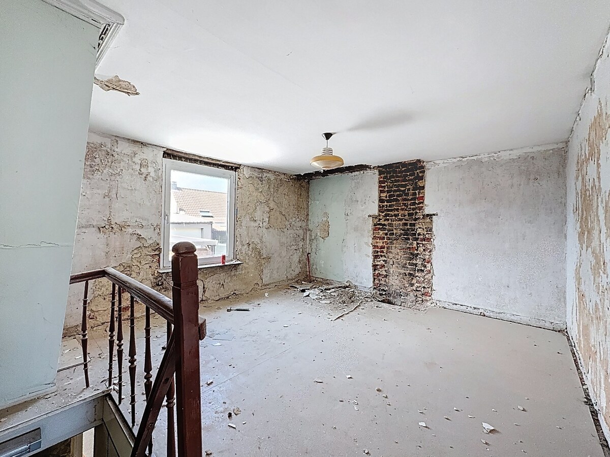 Leuk renovatieproject op gunstige locatie te Oosterzele 