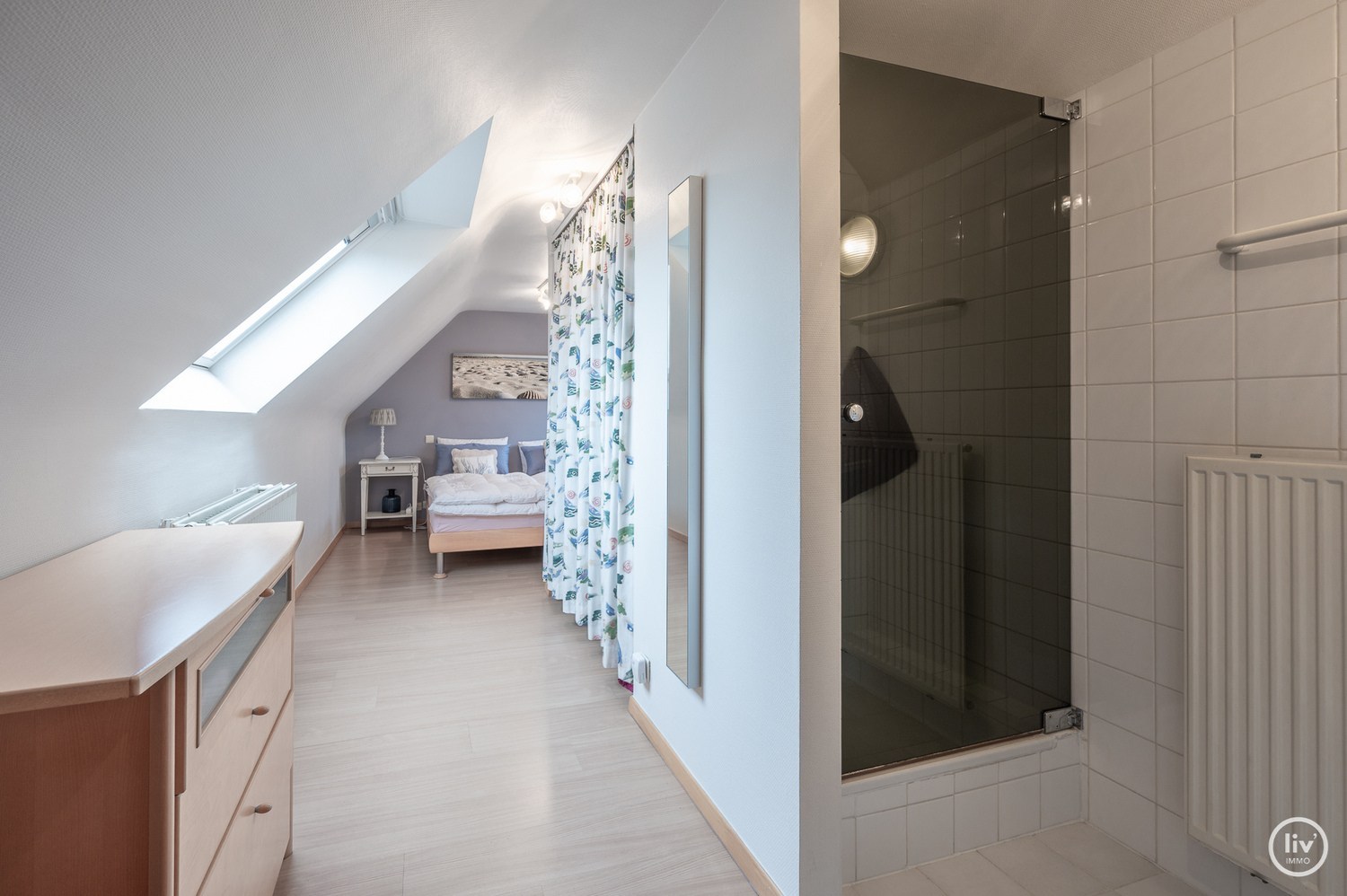 Centraal gelegen triplex-appartement met ruime zonne-terrassen op wandelafstand van de Zeedijk-Albertstrand en Dumortierlaan 
