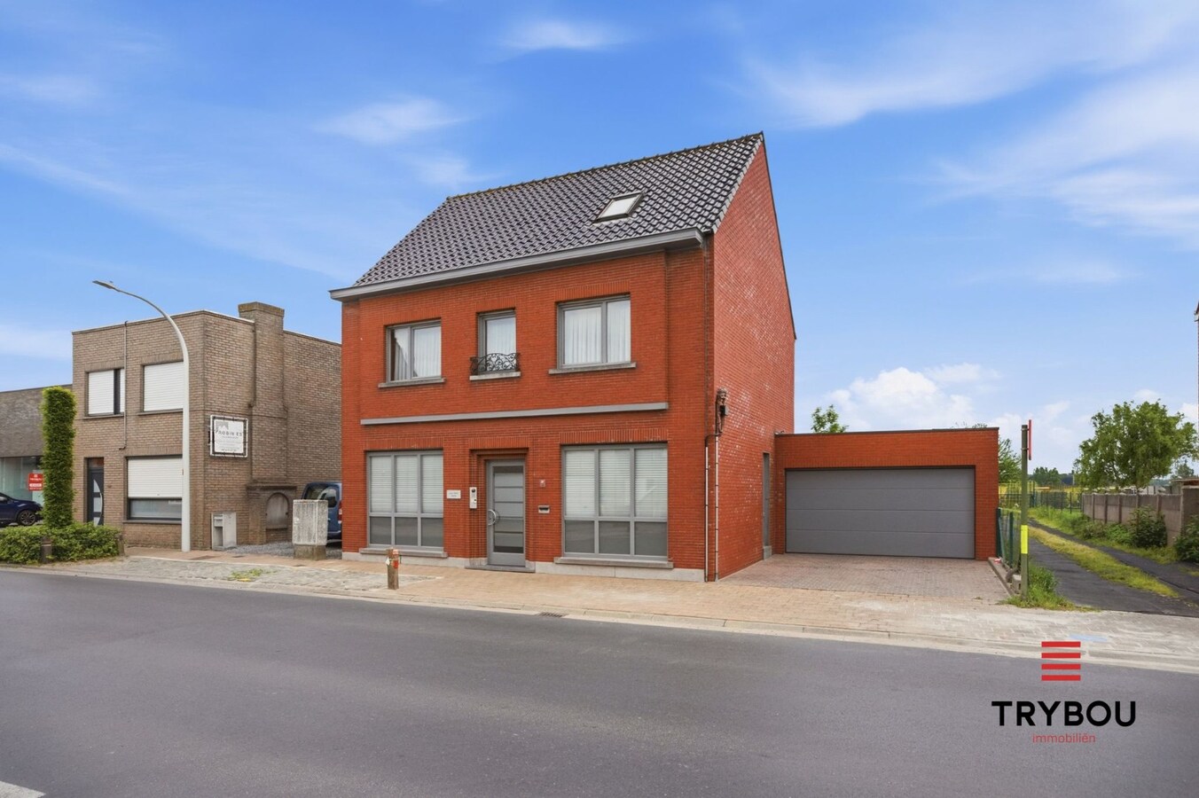 Alleenstaande woning met handelsruimte! 
