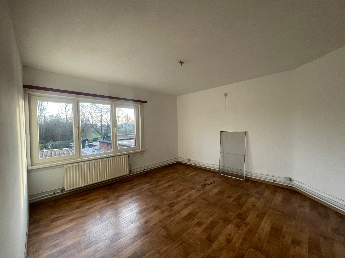 Gezellig rijhuisje te huur met 3 slaapkamers en gezellig terras gelegen in het centrum van Geel! 