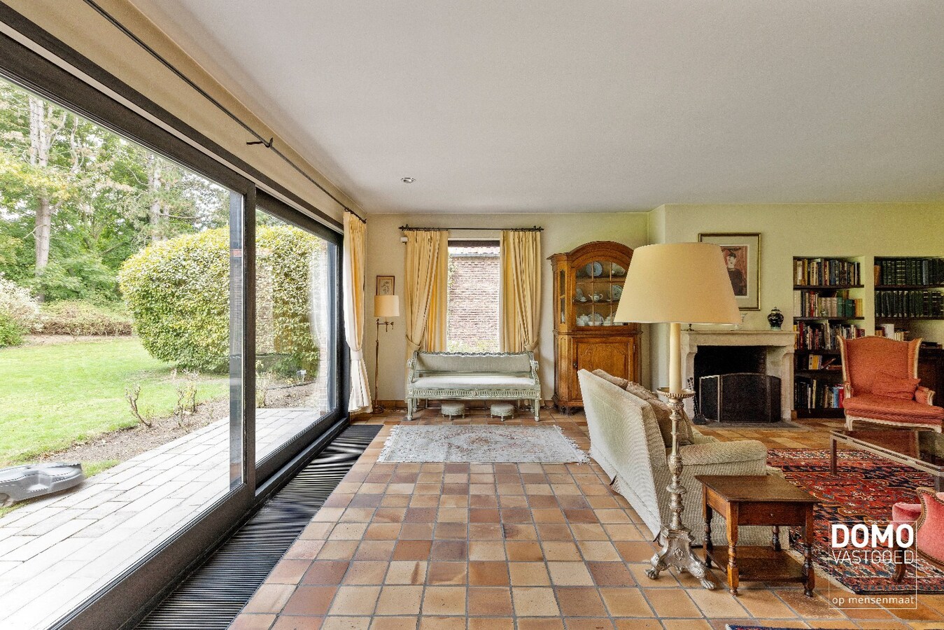 Exclusieve statige open bebouwing met zuid gerichte tuin in het centrum van Kermt (Hasselt) 