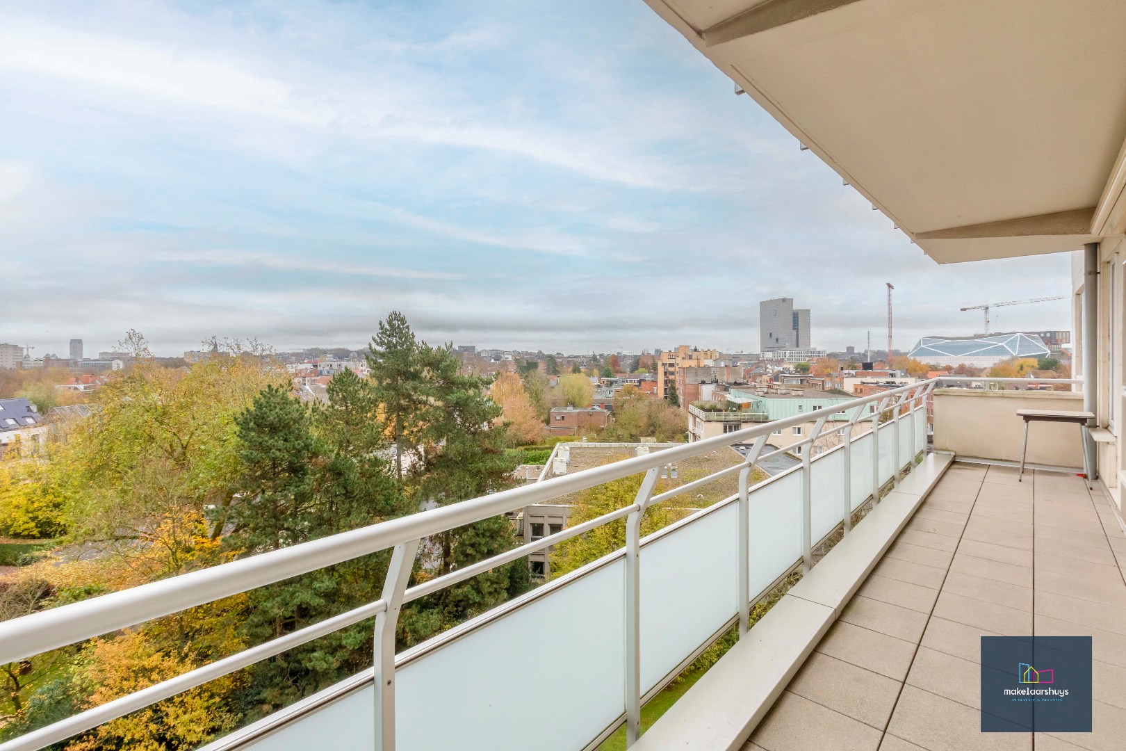Mooi 3 slaapkamerappartement met parkeerplaats nabij Gent -Sint-Pieters 