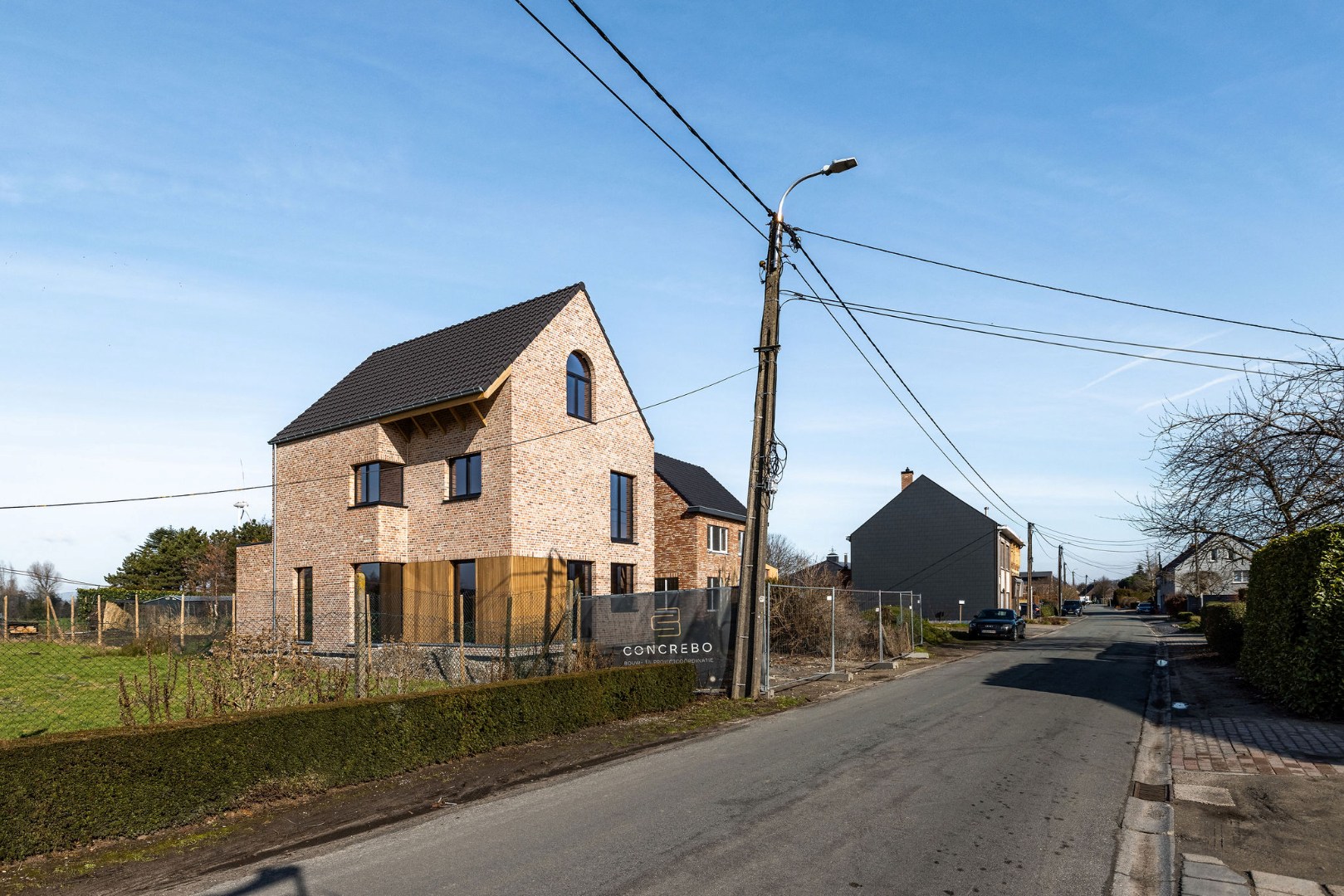 Exclusieve woning met 5 slaapkamers en royale tuin in Kruibeke, vlak bij Antwerpen 