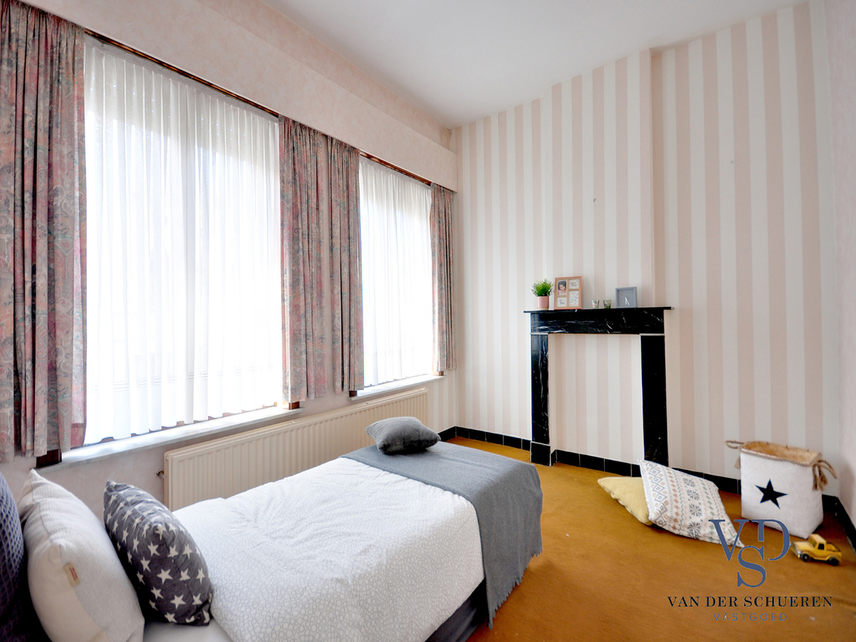 Degelijke en stijlvolle herenwoning. Uitstekend gelegen ! 