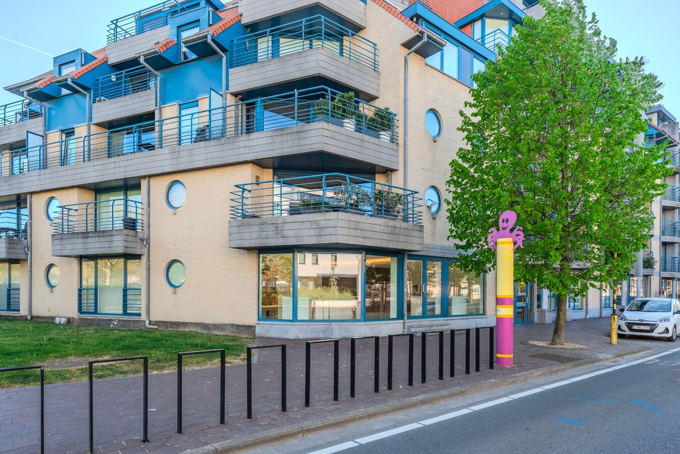 Commercial shop for sale in De Panne