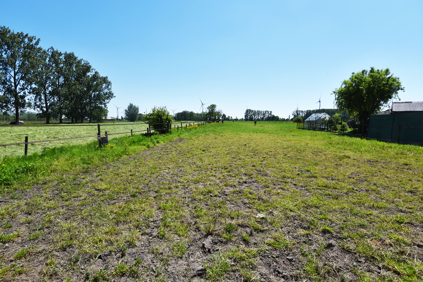 Op te frissen woning op 1.029m² met zicht op de velden te Kaprijke 