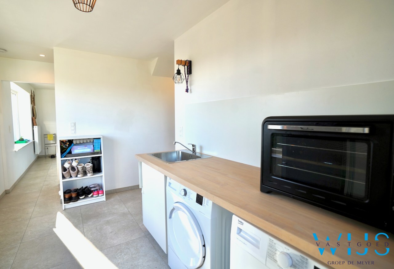 Volledig gerenoveerd woonhuis op 4.734 m² te Maldegem ! 