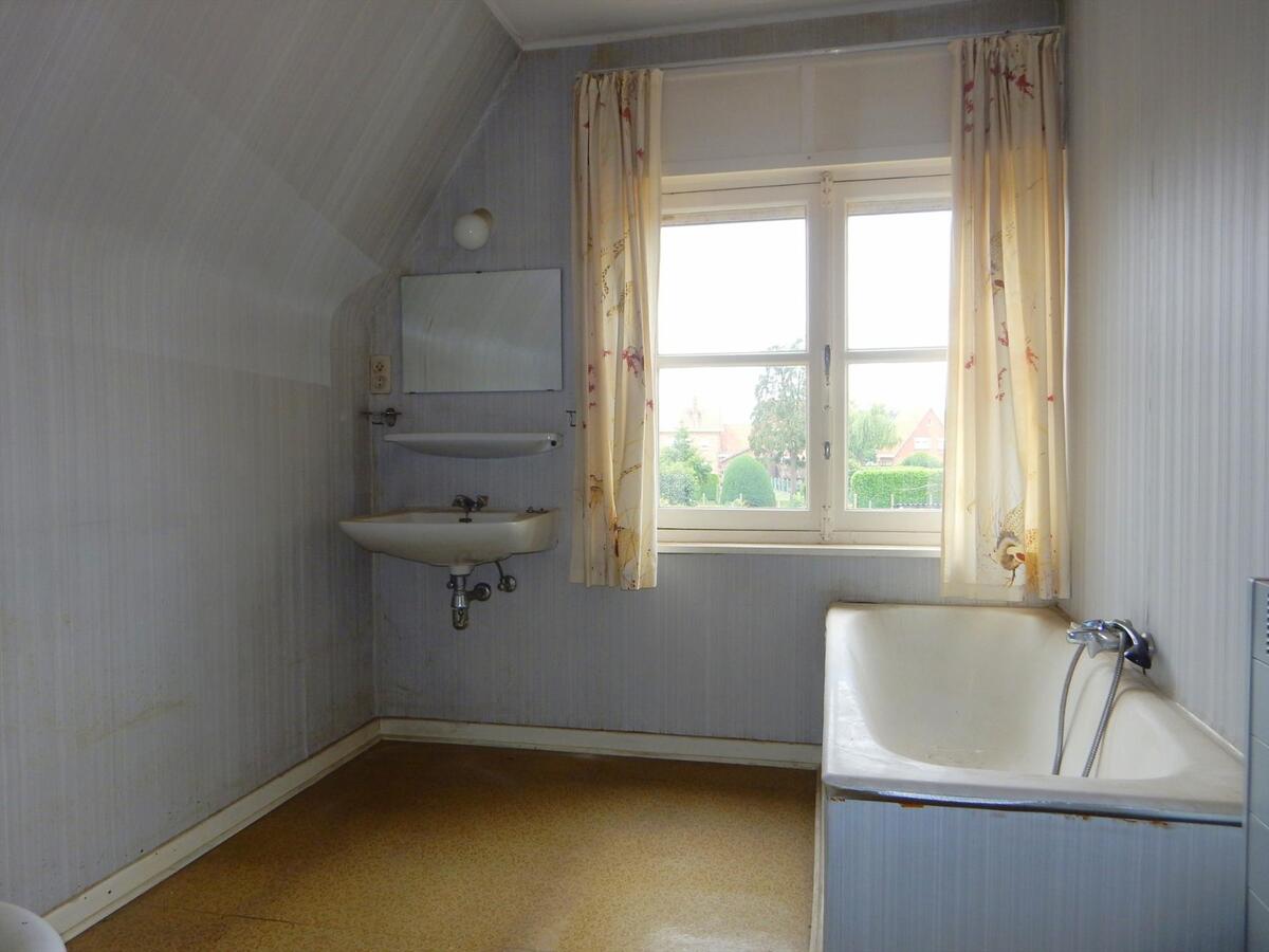 Karaktervolle halfopen woning met garage 