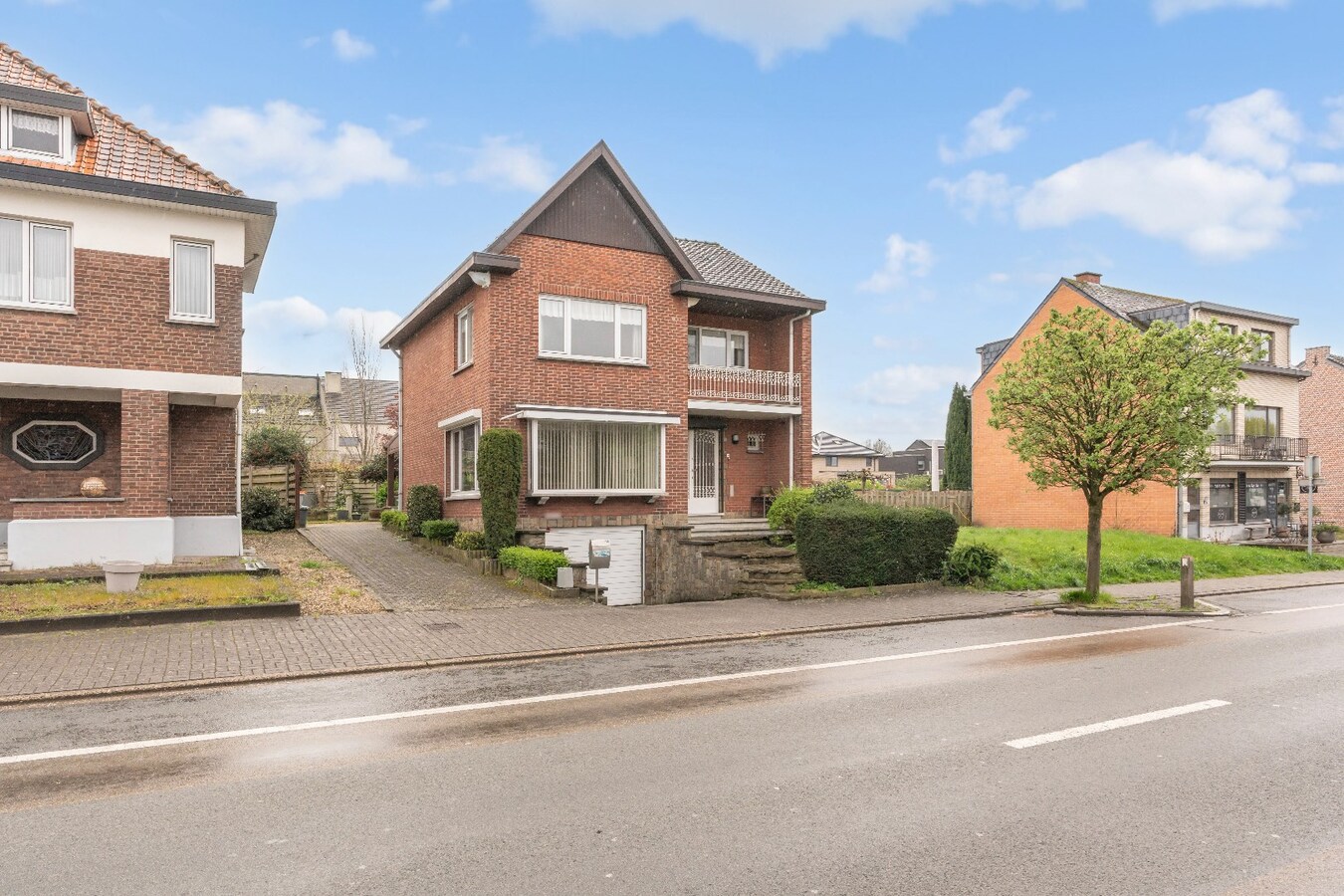 Ruime woning met tuin, garage en 3 slaapkamers. 