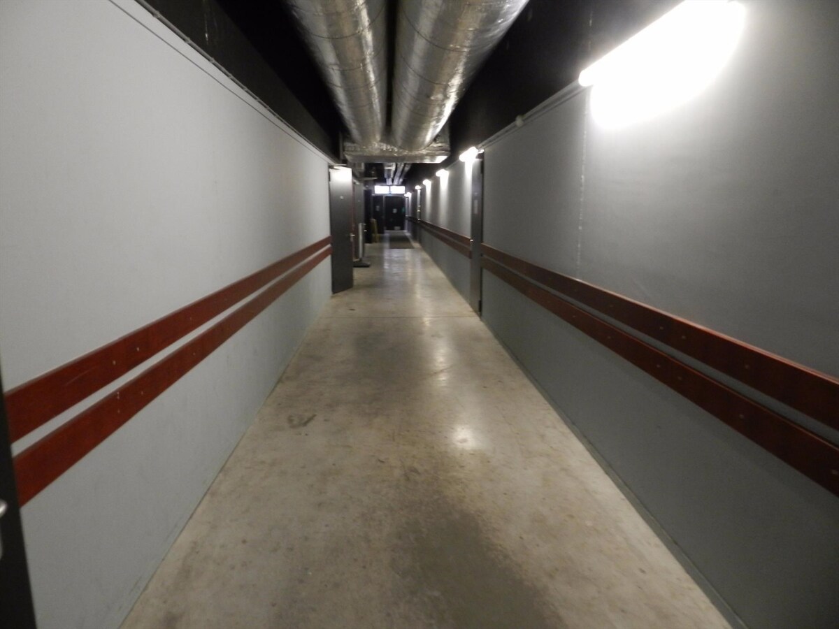 Zeer fraai winkelpand te koop in het prestigieuze Marktstaete complex in het centrum van Bladel (NB). 