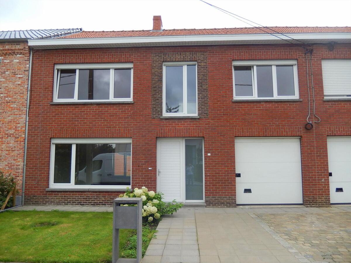 Mooi vernieuwde woning met 4 slaapkamers 