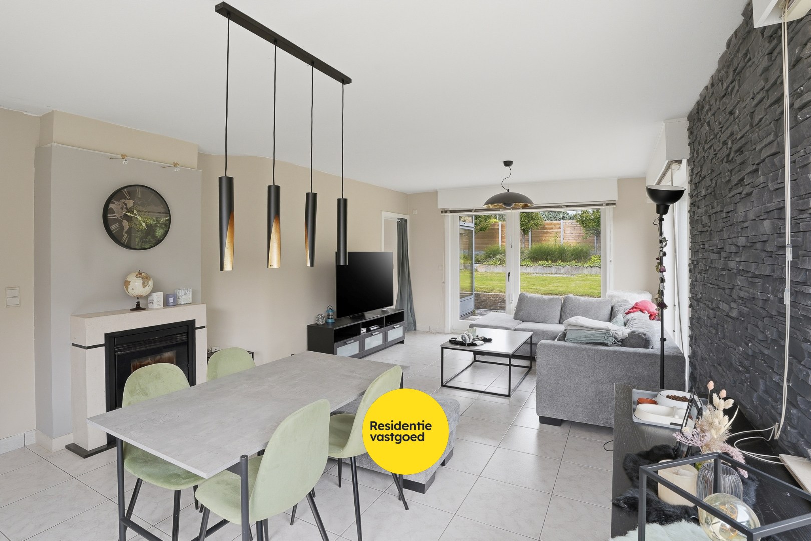 Instapklare alleenstaande woning in residentiële wijk te Aartrijke 