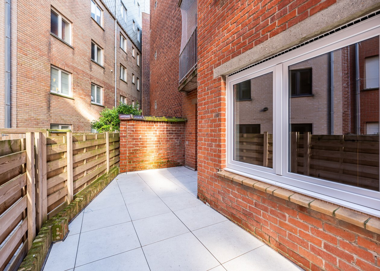 Beautiful renovated apartments with partial sea view! 