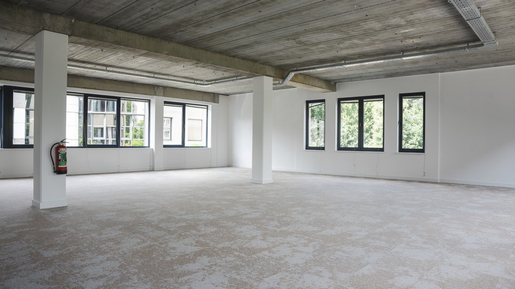 Gerenoveerd kantoor te koop nabij station Berchem