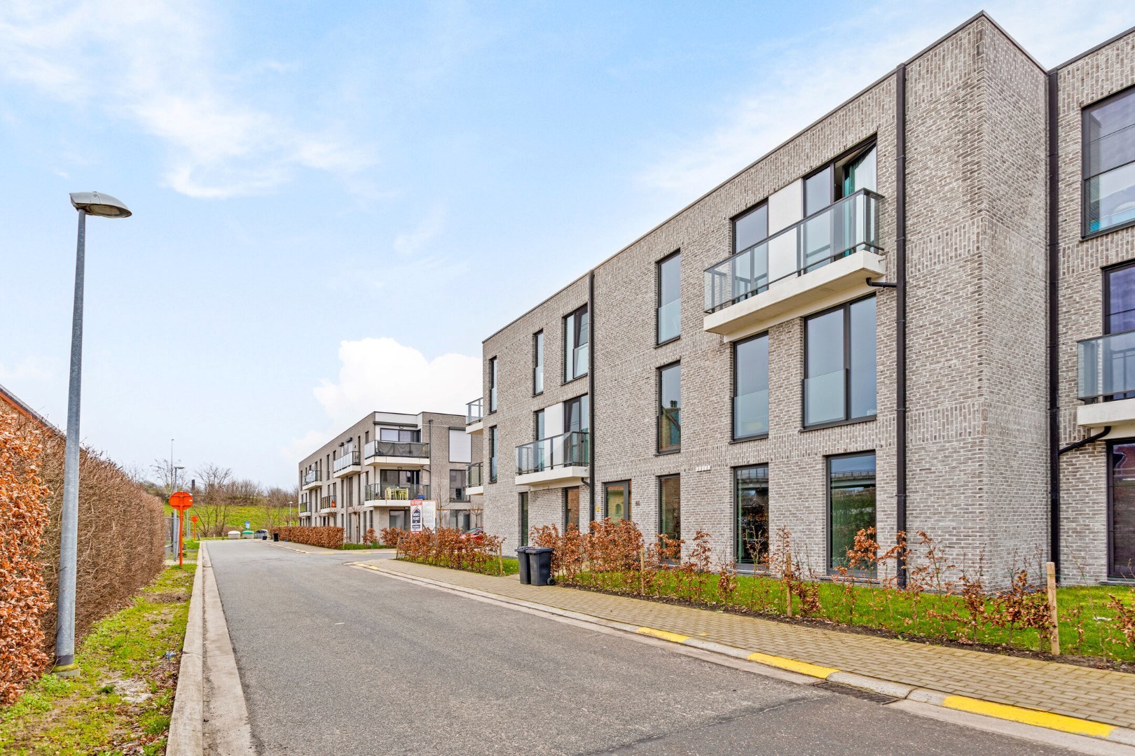 Lichtrijk nieuwbouwappartement met 3 slaapkamers, tuin, terras, kelderberging en 2 autostaanplaatsen - EPC 36 kWh/m² -bewoonbare opp. 115 m² 