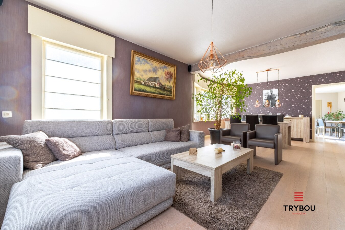 Gezellige en ruime woning met tuin - instapklaar in het hart van Ledegem 