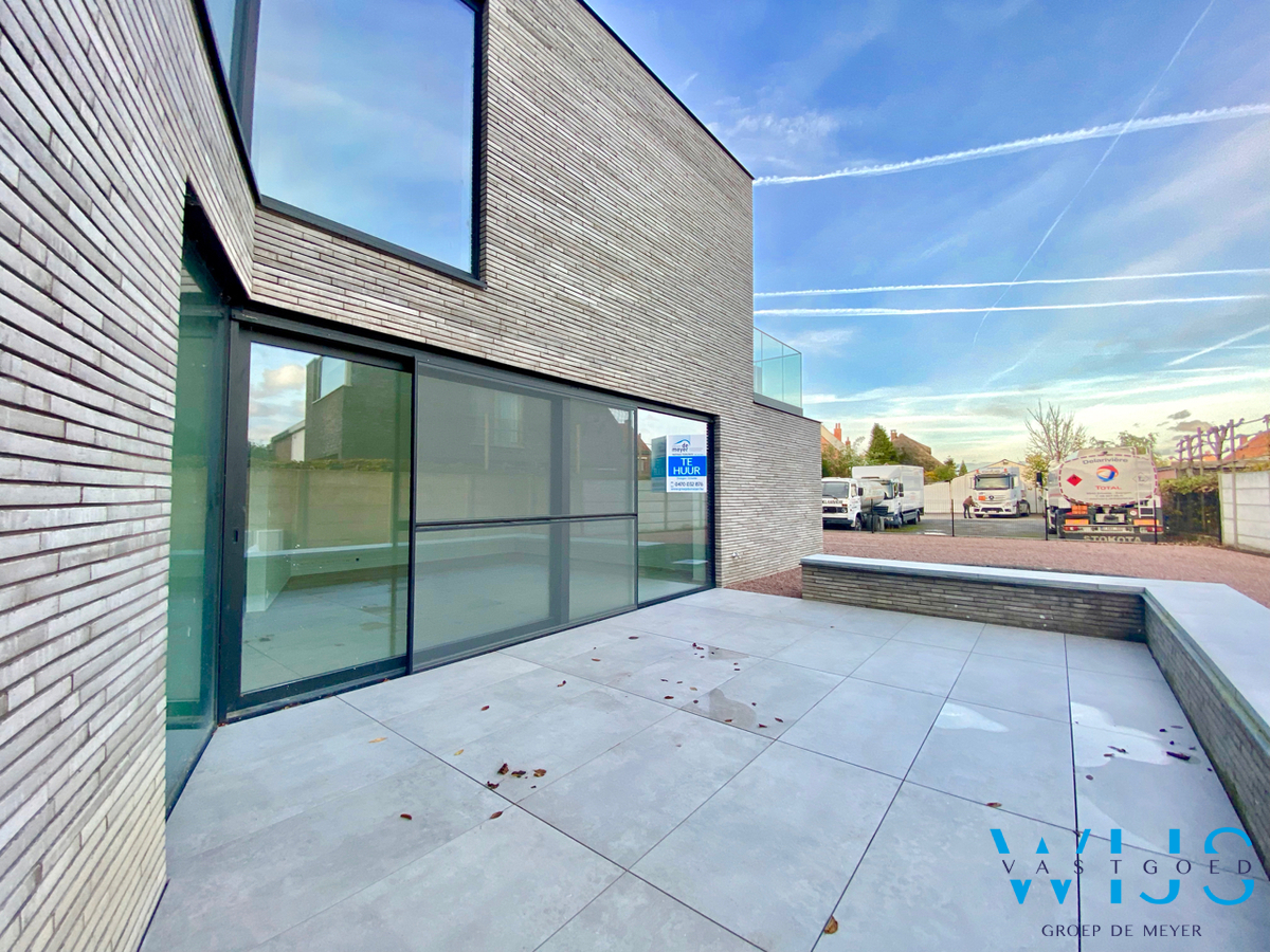 PRACHTIG gelijkvoersappartement te KLUIZEN ! 