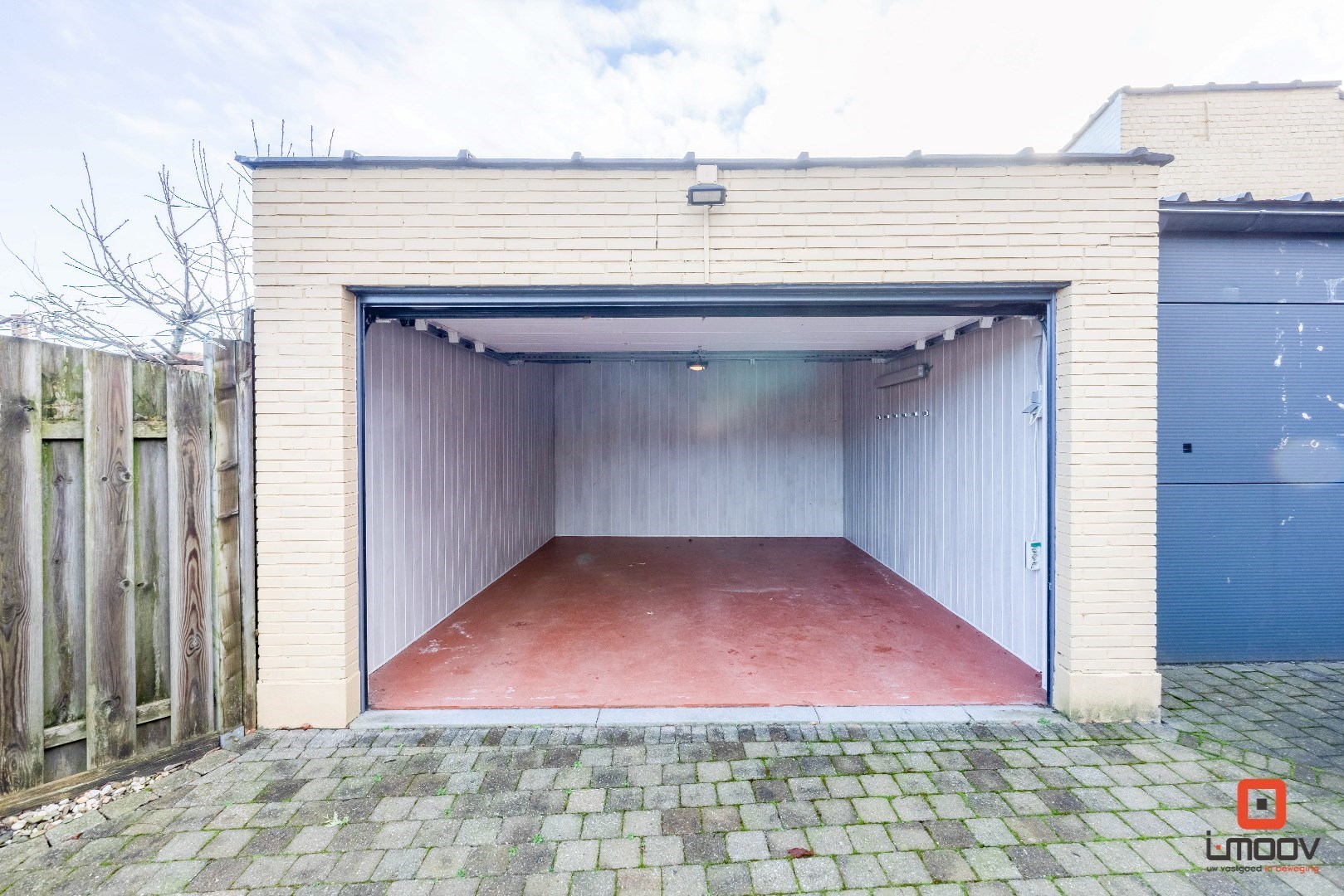 Instapklare bel-etage met terras en garage 