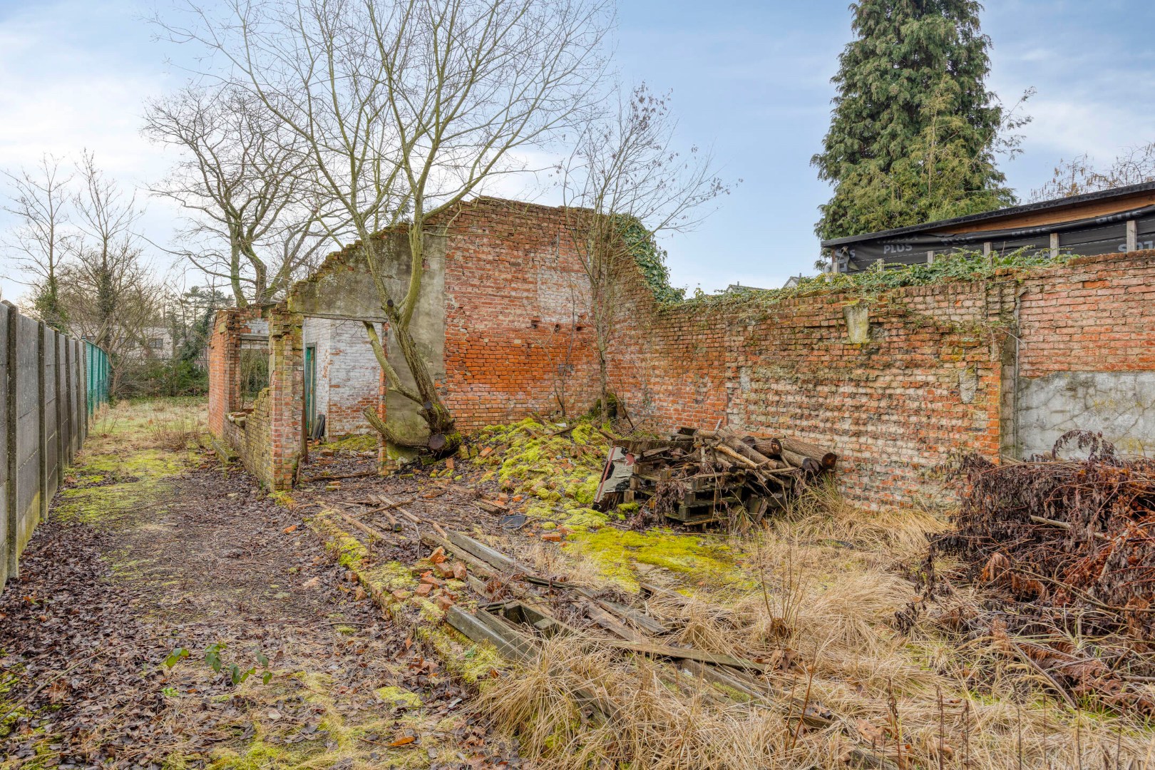 Handelspand met commerciële ligging nabij het centrum van Leopoldsburg 
