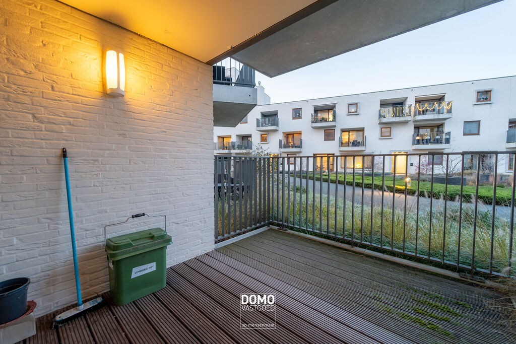 MODERN EN ENERGIEZUINING APPARTEMENT MET 1 SLAAPKAMER EN EIGEN PARKING TE BILZEN 