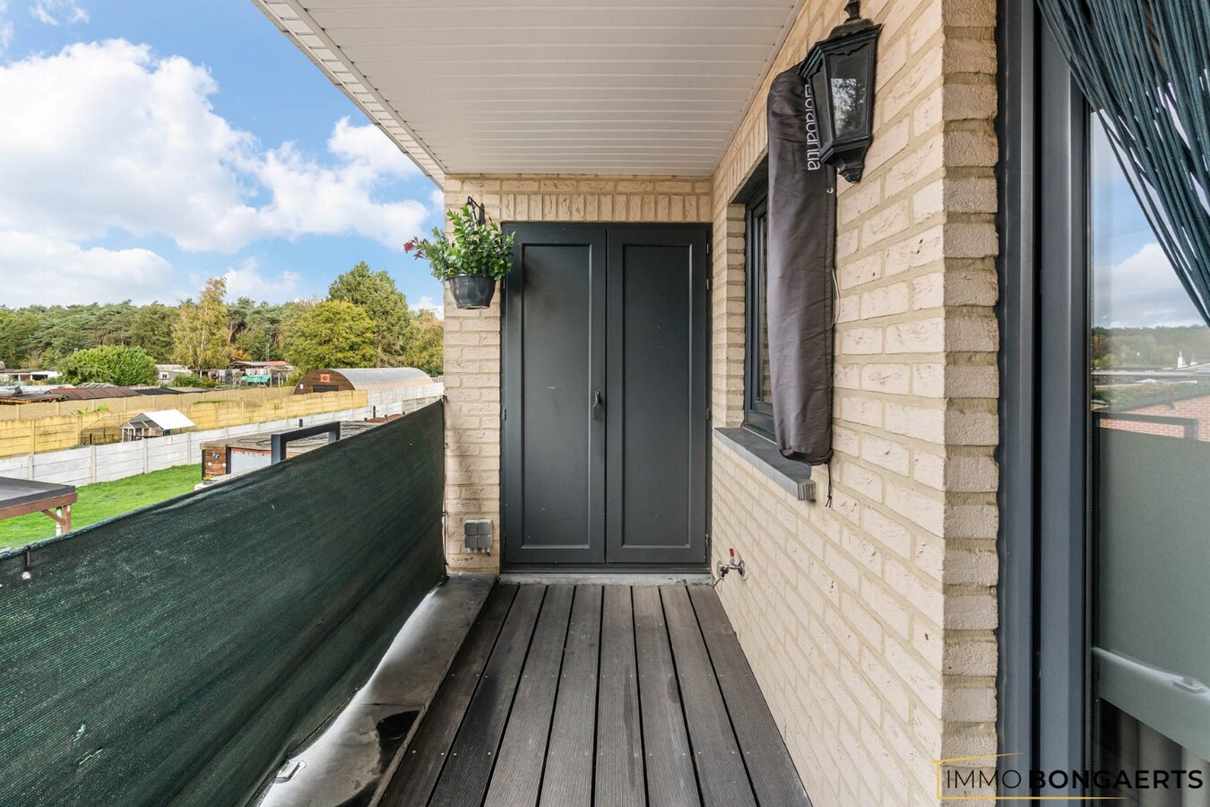 Ruim duplexappartement met 4 slaapkamers 