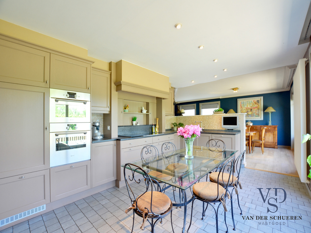 Ruime, tijdloze villa. Uitstekende ligging. 