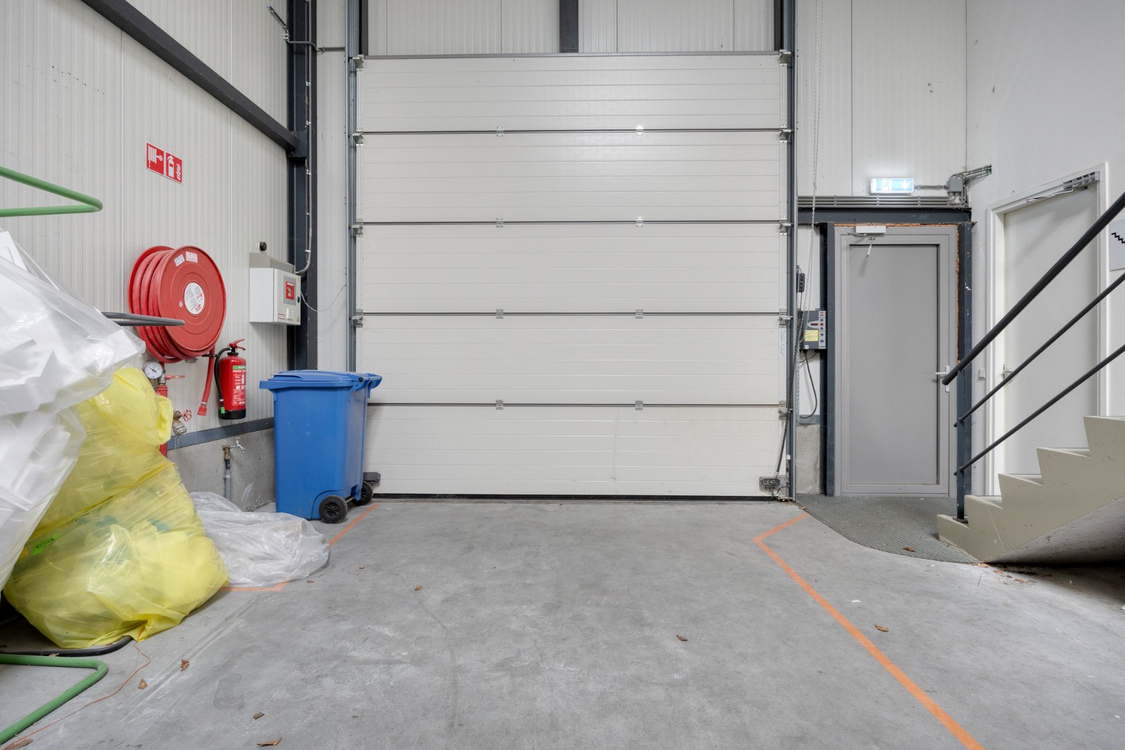 Zeer goed gelegen handelspand van Ca. 880m2 te huur! 