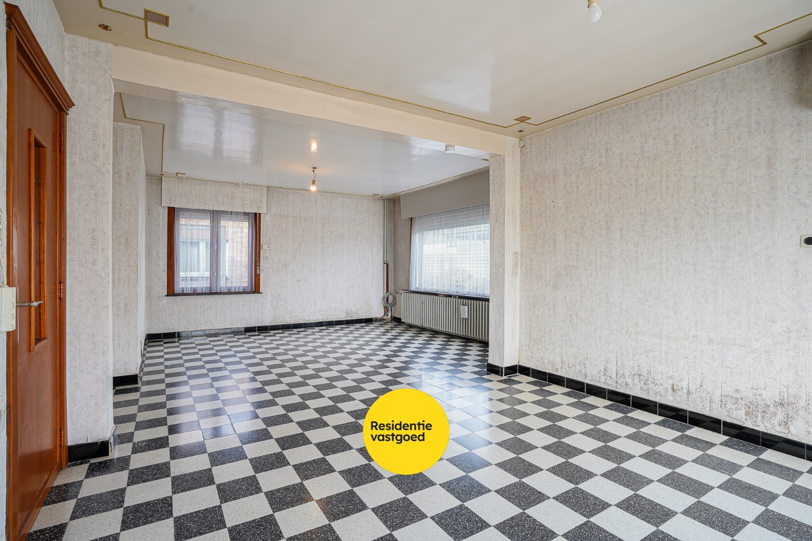 Te renoveren half-open bebouwing in Zerkegem 