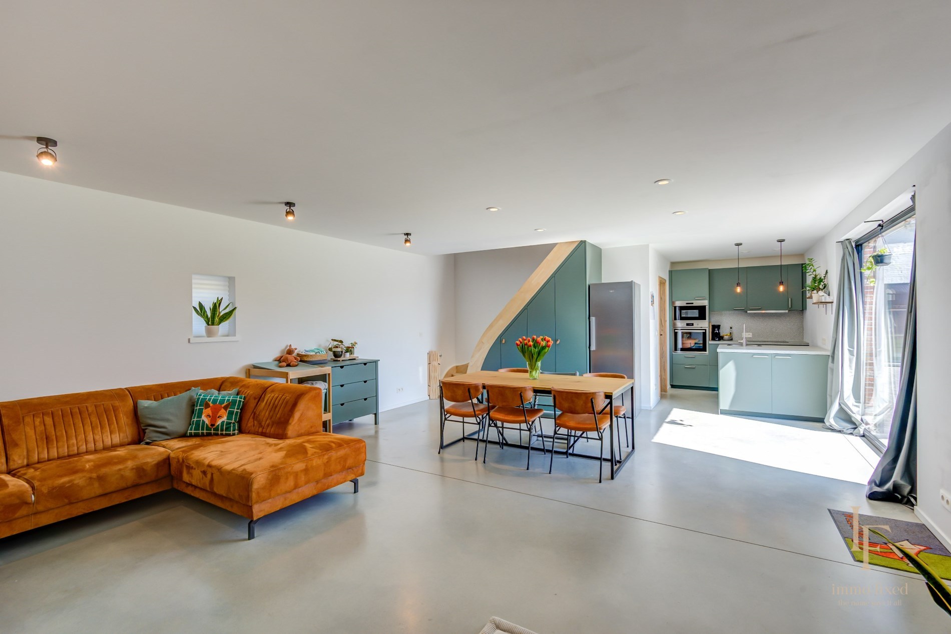 Een langgevelhoeve met bijgebouw! 