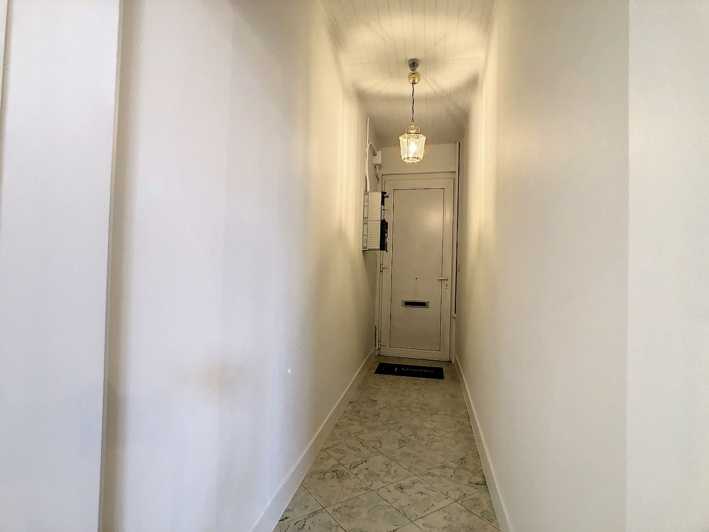 Centraal gelegen woning met twee ruime slaapkamers, zonnige tuin en droge kelder - EPC 252 kWh/m² - bewoonbare oppervlakte van 143 m² 