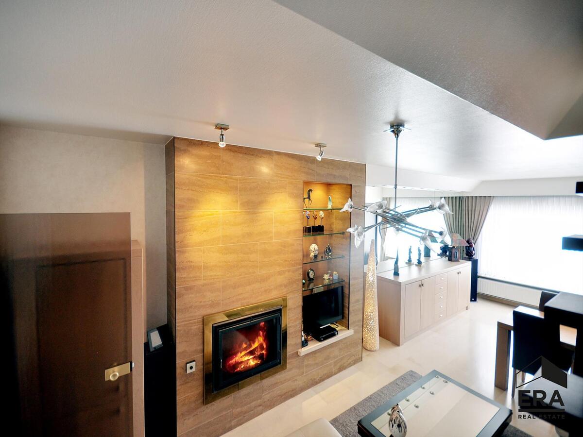 Dé ideale stadswoning. Gelegen in brede, doodlopende straat nabij UZ. 