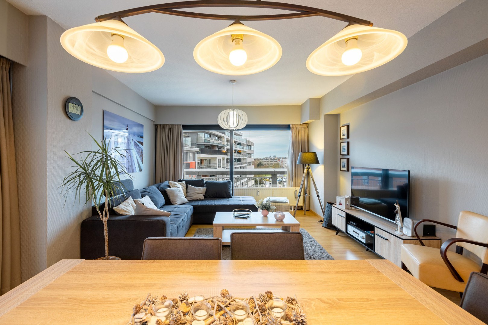 Ruim, lichtrijk hoekappartement met uniek havenzicht 