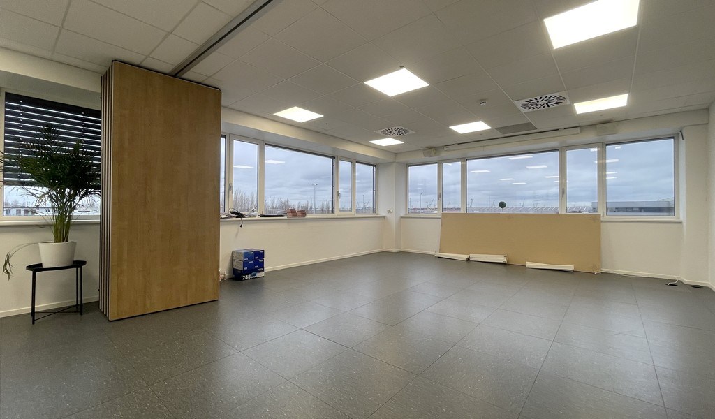 Instapklare kantoren te huur vlakbij de haven van Antwerpen