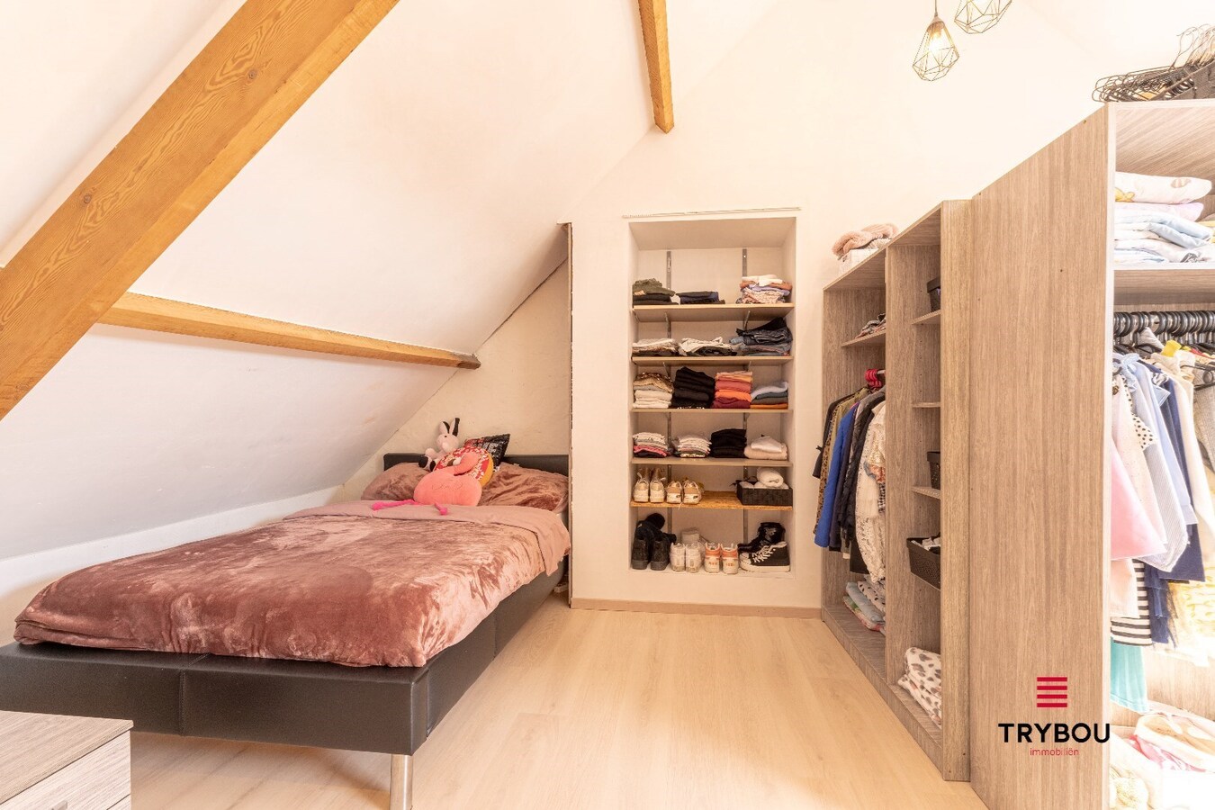 Zeer ruime gezinswoning in het centrum van Houthulst 