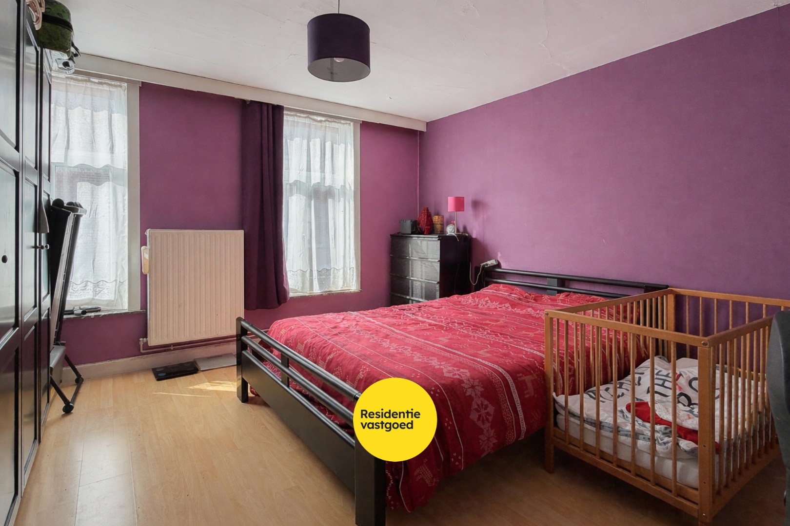 Te renoveren rijwoning met 3 slaapkamers in het Ezelstraatkwartier 