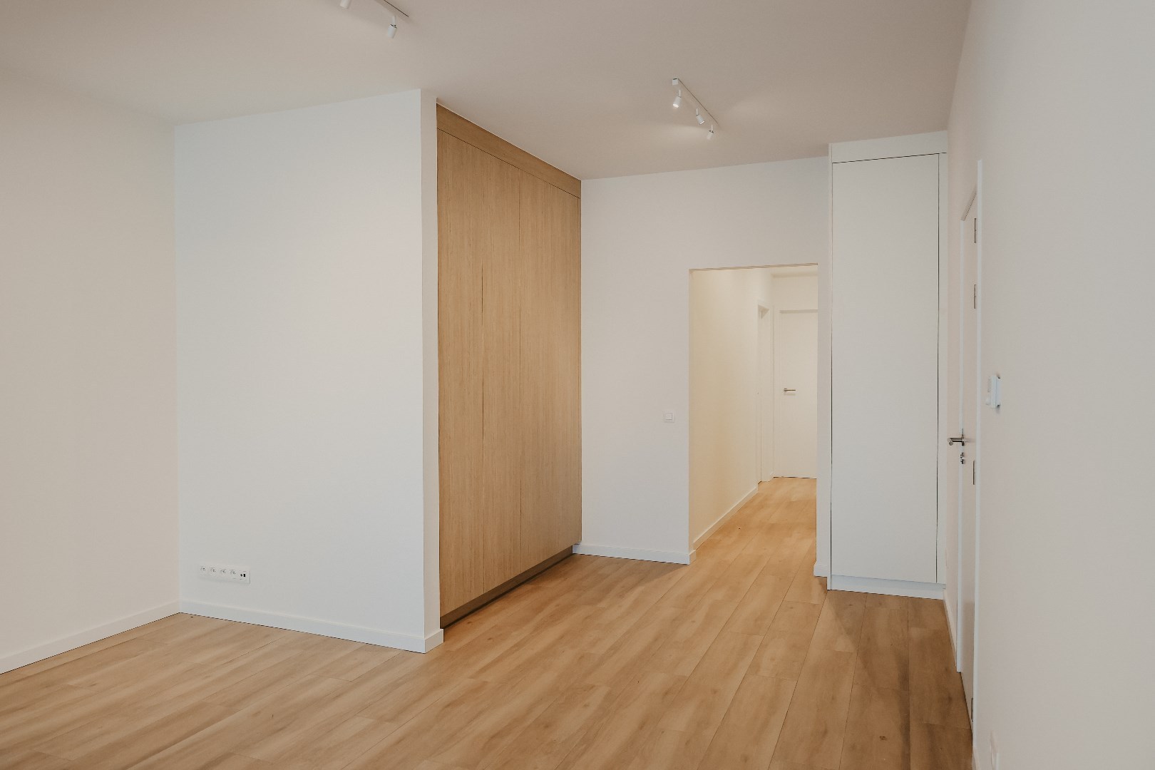 Prachtig gelijkvloers appartement met 3 slaapkamers en terras, midden in het centrum! 