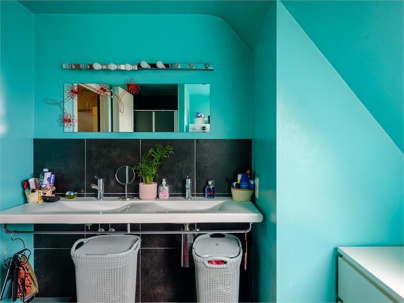 Instapklaar appartement met zicht op water. 