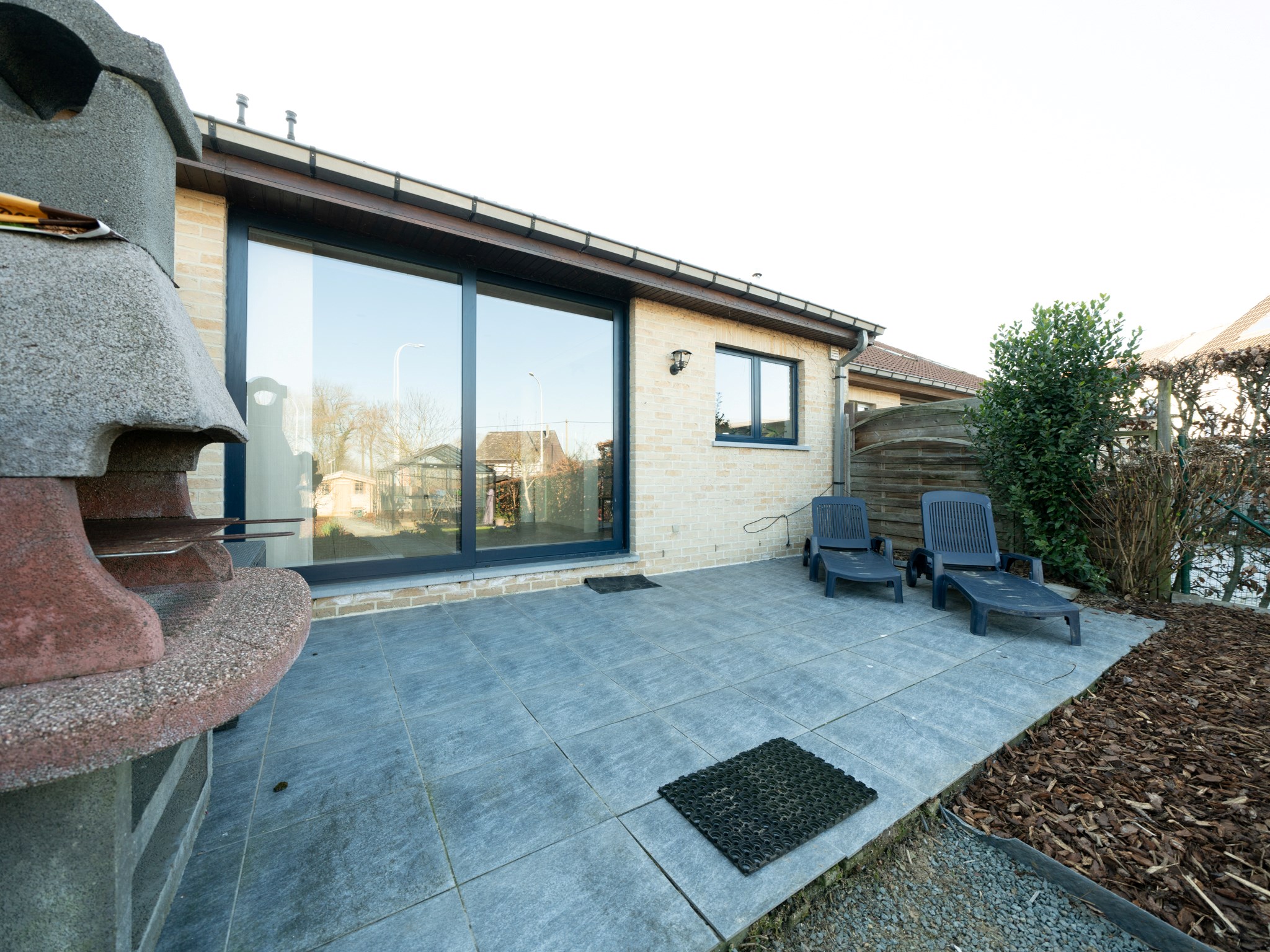 Energiezuinige, recente woning met 3 kamers, garage en tuin 