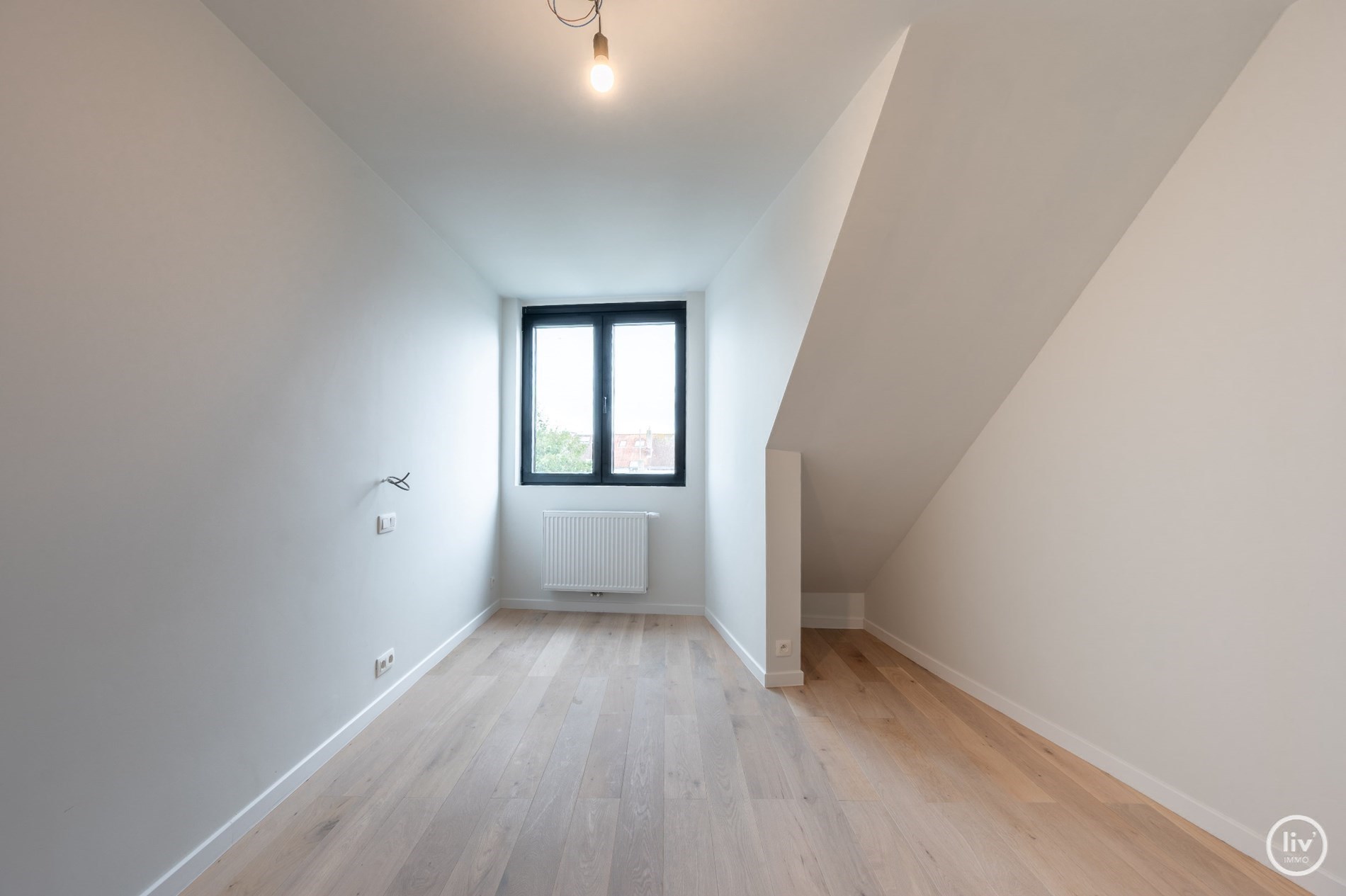 Nieuwbouw duplex in volledig gerenoveerd gebouw van 2021, centraal gelegen nabij Duinenwater, waardoor alle winkels en openbaar vervoer bereikbaar zijn op wandelafstand. 