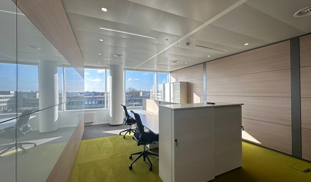 Gemeubelde kantoren met dienstverlening in AA Tower in Gent