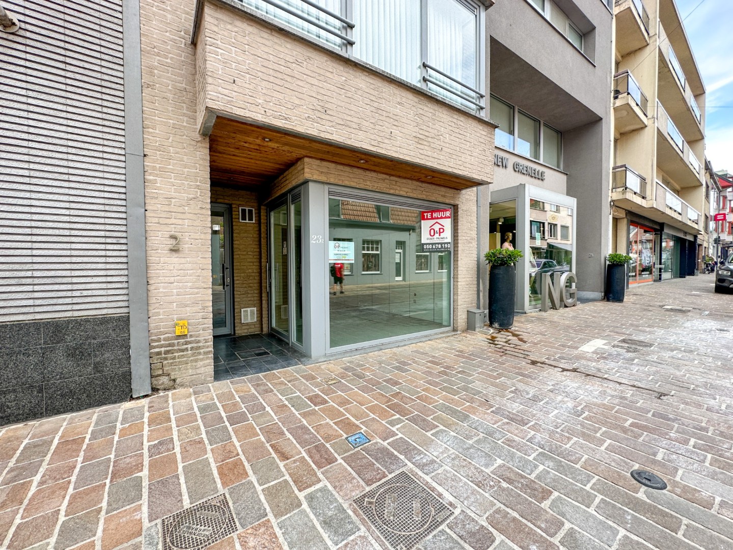 Instapklare handelsruimte voor winkel of kantoor, centrum Torhout 