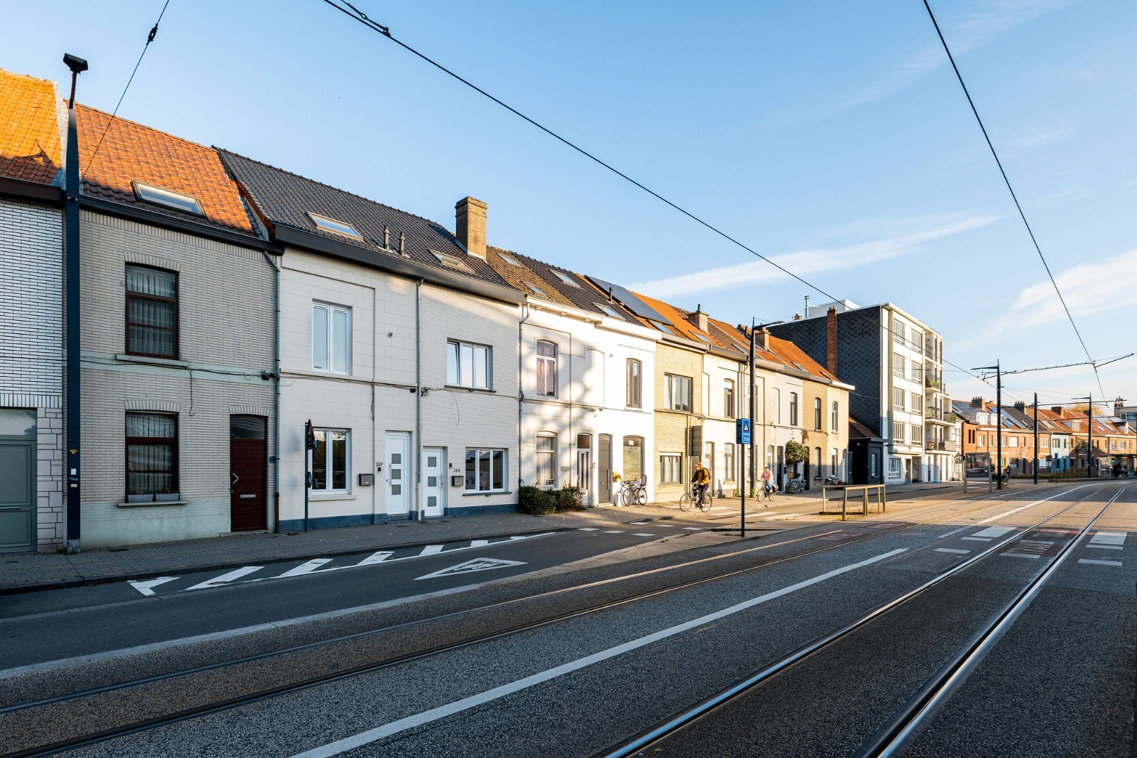 Volledig gerenoveerde stadswoning met flexibele indeling nabij Gent-Sint-Pieters 