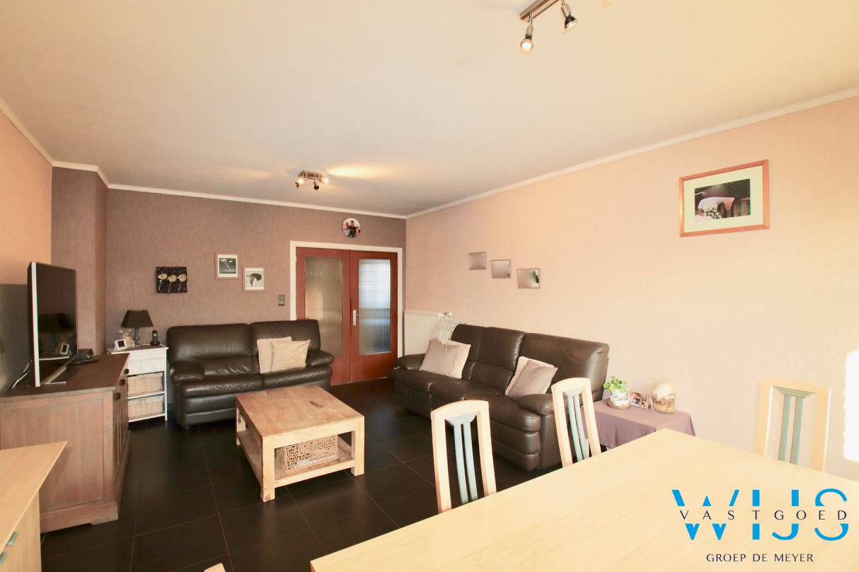 Instapklaar woonhuis op een leuke perceel te ZELZATE ! 