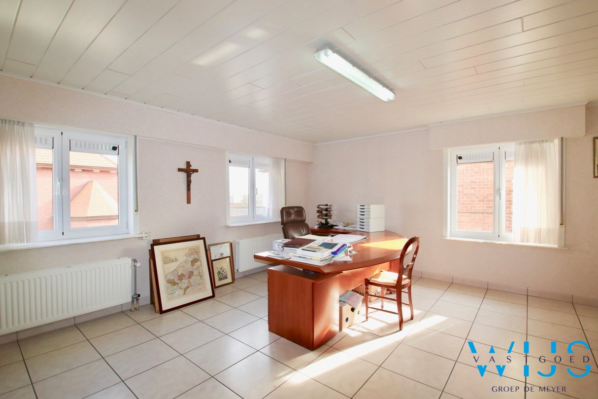 Ongelofelijk ruim woonhuis op een TOPlocatie ! 