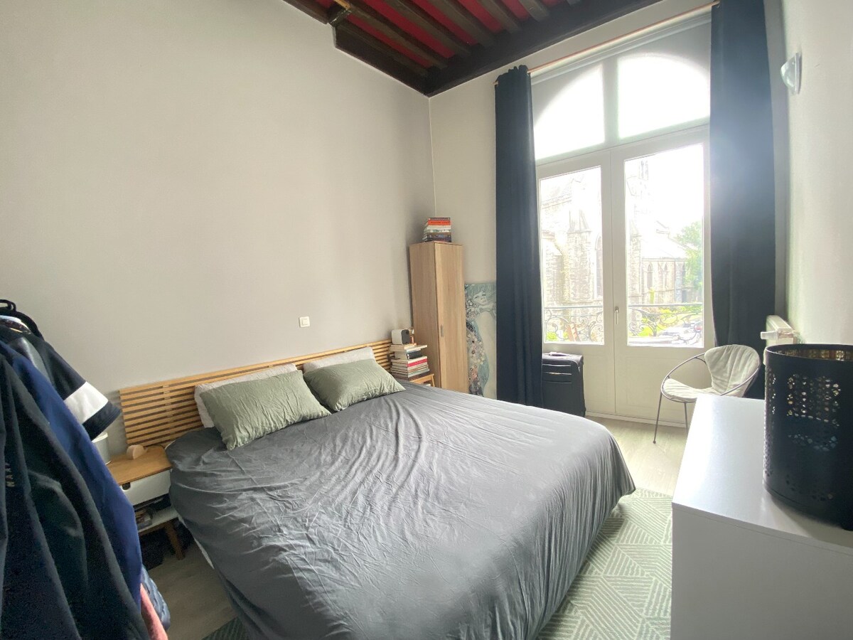 Magnifique appartement avec belle hauteur de plafond ! 