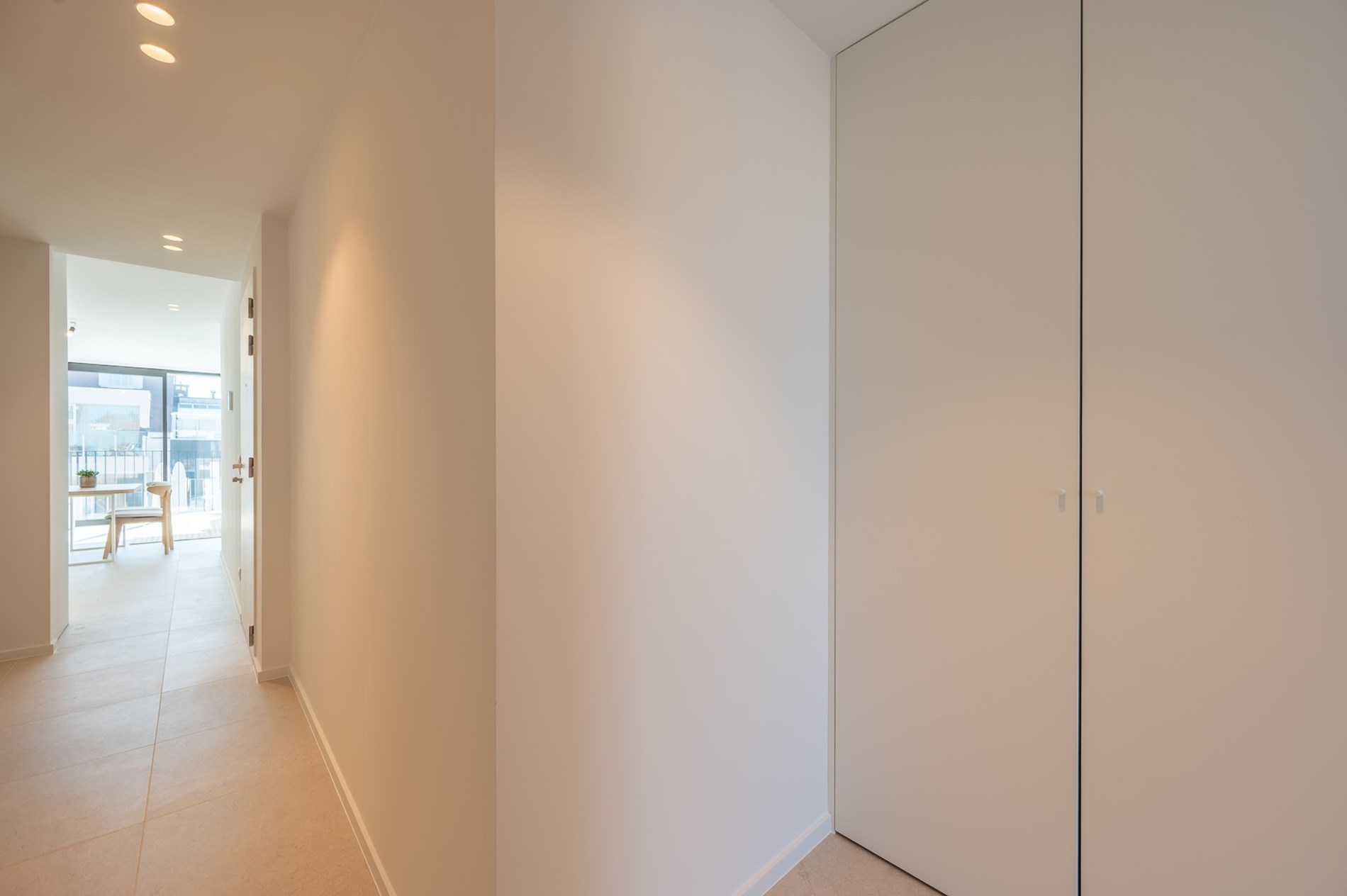 Volledig afgewerkt nieuwbouw app. met aangename zichten  gelegen in het centrum van Knokke. 