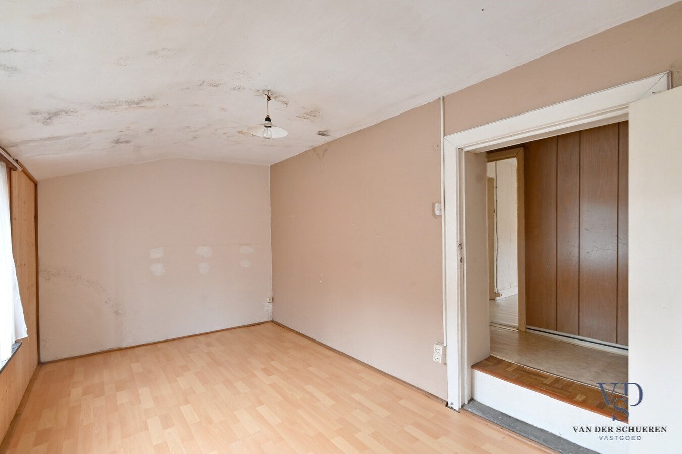 Woning met belendend perceel weiland 