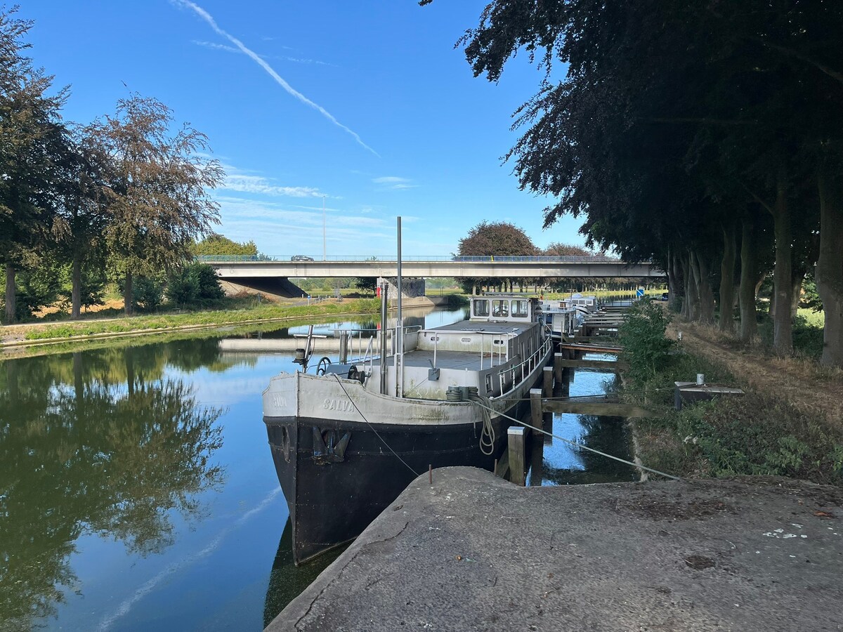 Wonen op het water – Woonboot op de Zuid-Willemsvaart 