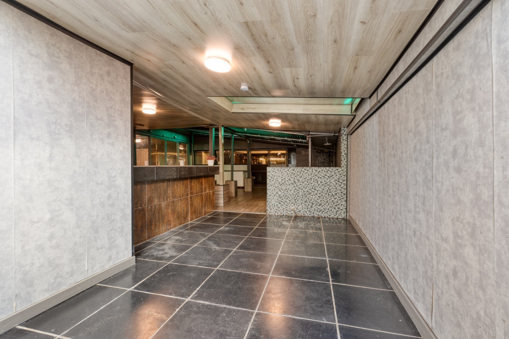 Handelshuis met tal van mogelijkheden in Geel 