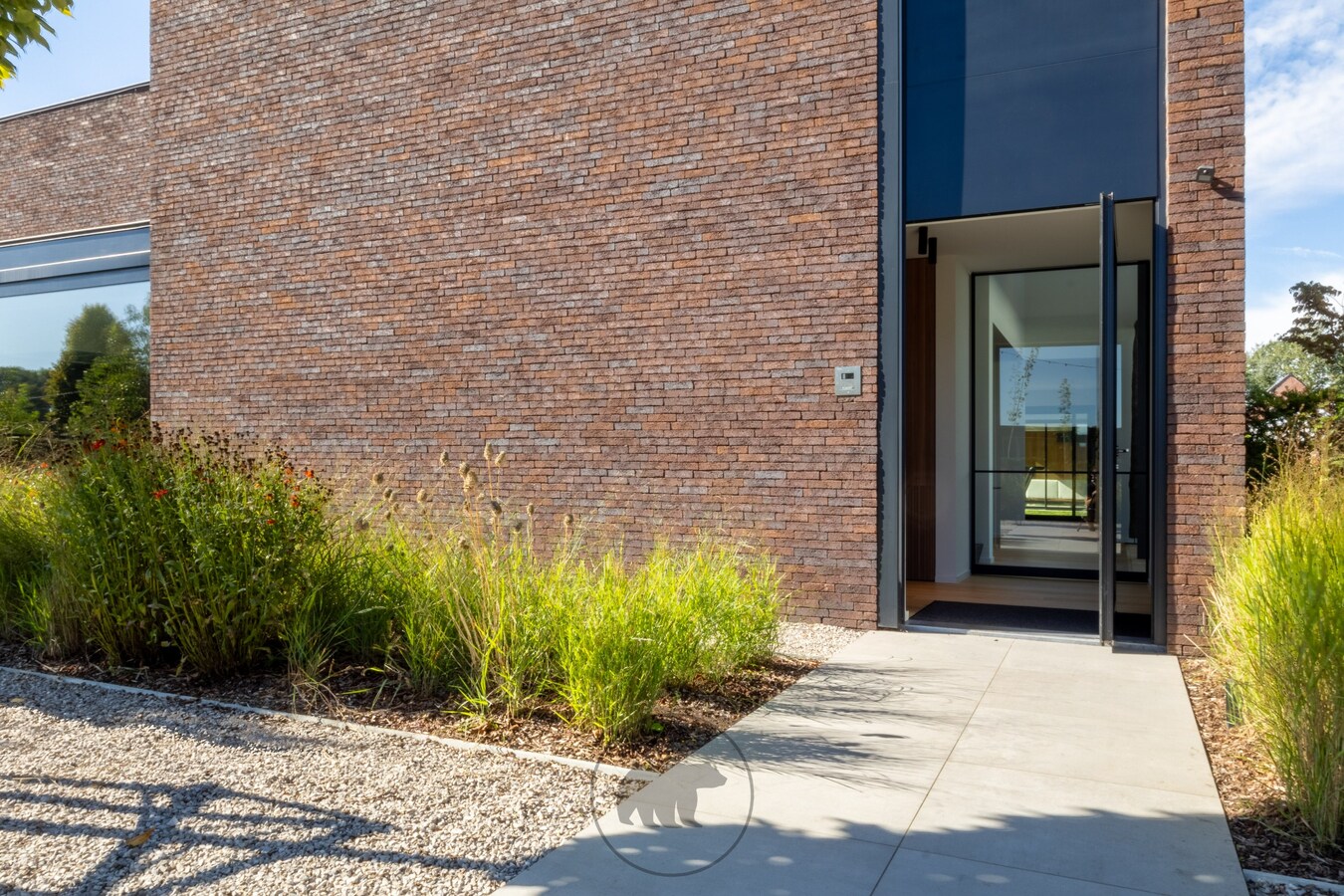 Buitengewone design villa op unieke ligging te Lochristi 